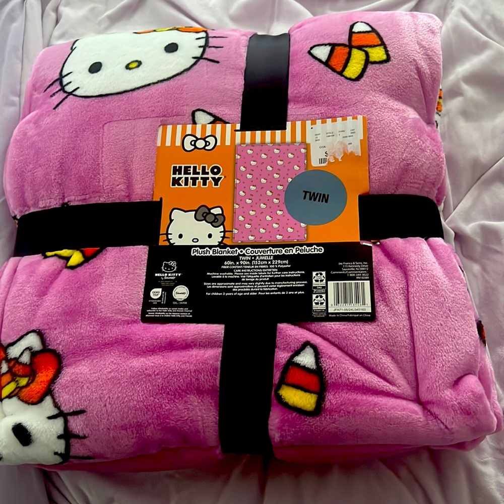 Hello kitty twin blanket